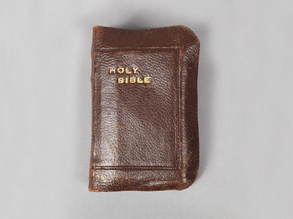 Miniature Bible with Magnifying Glass Given to Charles A. Lindbergh - DPLA - d74e6a67f18a50bb96ca688917e04c9c