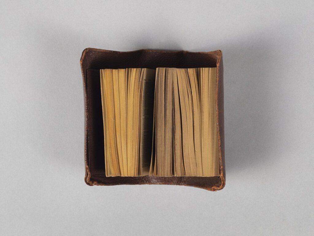 Miniature Bible with Magnifying Glass Given to Charles A. Lindbergh - DPLA - d74e6a67f18a50bb96ca688917e04c9c