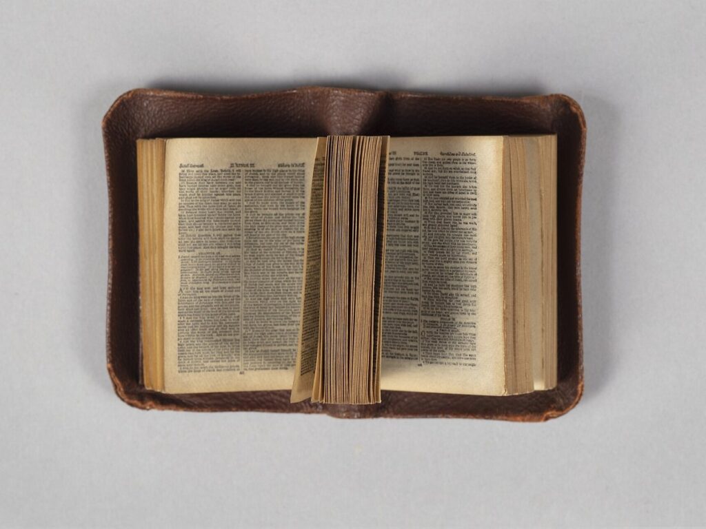 Miniature Bible with Magnifying Glass Given to Charles A. Lindbergh - DPLA - d74e6a67f18a50bb96ca688917e04c9c
